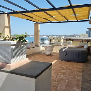 Sul Molo Tra Siracusa E Catania Frühstückspension